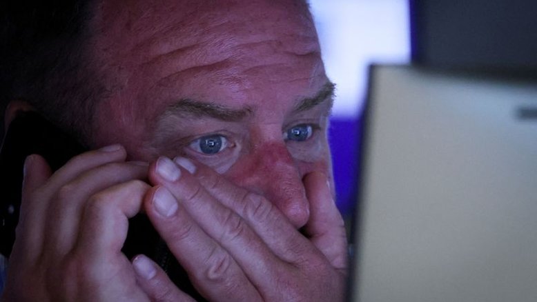 Wall Street fecha em queda com dados sobre empregos reacendendo temor de alta de juros