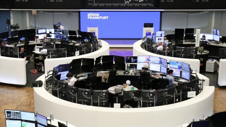 Índice europeu fecha em queda com dados de inflação dos EUA no foco