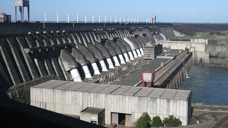 Tarifa de serviços de energia de Itaipu terá 1ª redução após 13 anos, diz governo