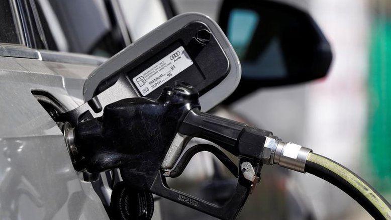 Preços da gasolina nos EUA caem abaixo de US$4 pela 1ª vez desde março
