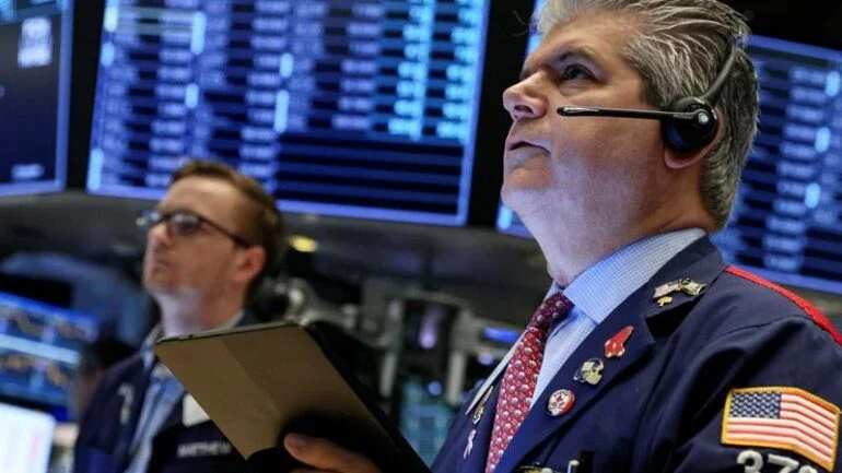 Nasdaq e S&P 500 caem com ânimo contido por temor de alta de juro