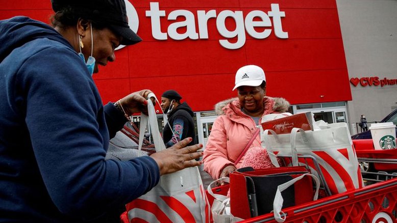 Lucro da Target desaba 90% com menor demanda por itens discricionários