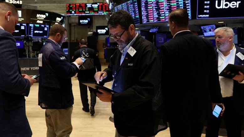 Wall St encerra em alta; Cisco Systems salta após previsão