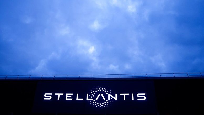 Stellantis e Renault interrompem linhas de montagem na Espanha por falta de semicondutores