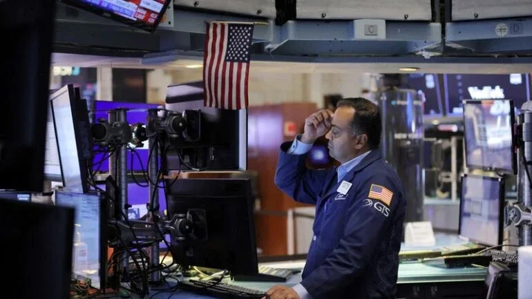 Wall St tem forte queda com investidor absorvendo mensagem dura do Fed