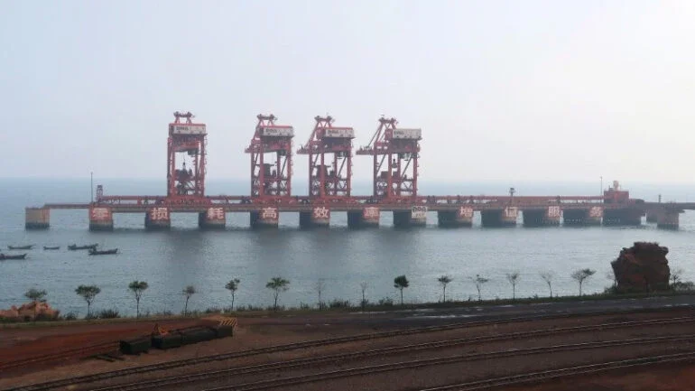 Minério de ferro se recupera com alta da produção de aço na China e esperanças de estímulo