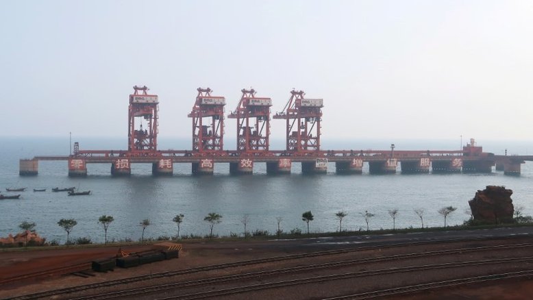 Minério de ferro se recupera com alta da produção de aço na China e esperanças de estímulo