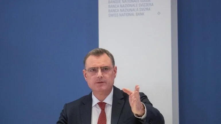 BC suíço está pronto para mais medidas no combate à inflação, diz presidente