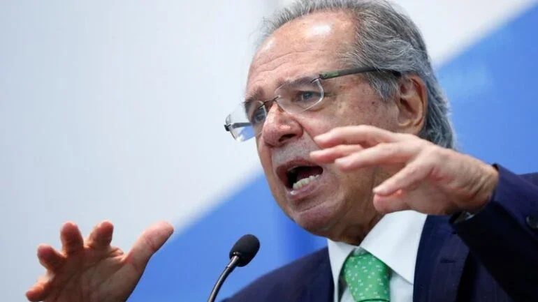 Brasil pode crescer mais do que a China em 2022, diz Guedes