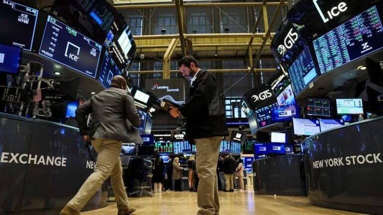 Ações fecham em queda com alta nos rendimentos dos Treasuries ofuscando balanços