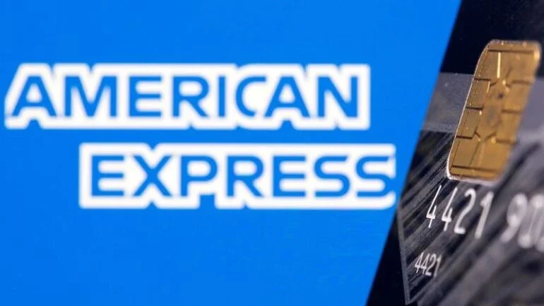 AmEx tem resultado acima do esperado impulsionado por demanda por viagens