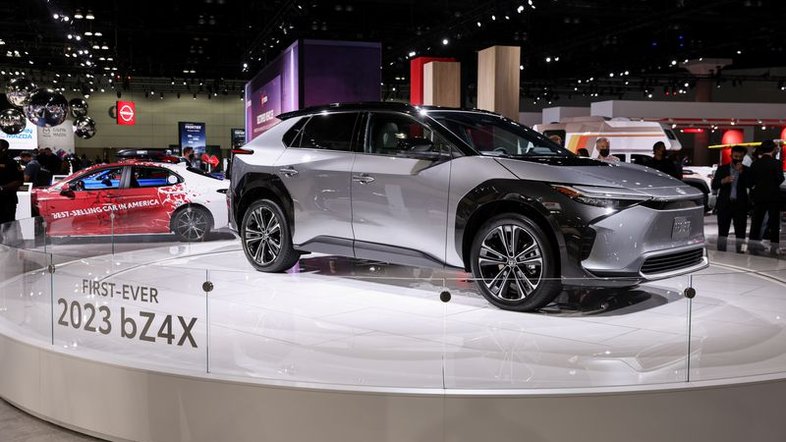 Toyota estuda forte alta em produção de elétricos a partir de 2025, dizem fontes