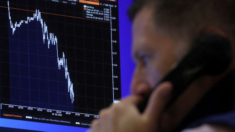 S&P 500 fecha em baixa e interrompe rali conforme crescem temores de desaceleração