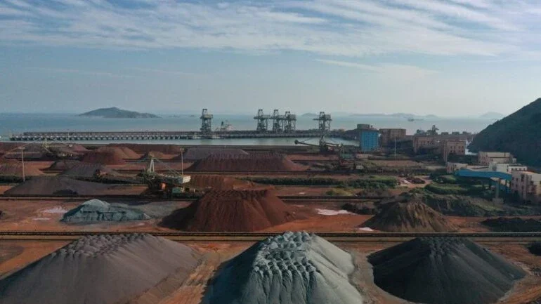 Minério de ferro cai abaixo de US$90/t com problemas de demanda na China