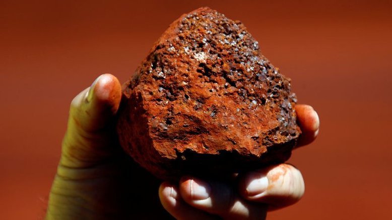 Minério de ferro cai à medida que problemas de Covid na China se intensificam