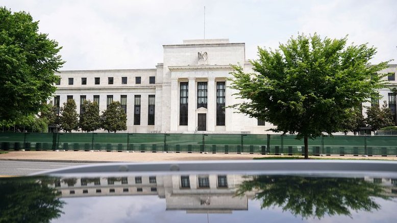 Waller diz que Fed pode reduzir tamanho de altas, mas não irá "aliviar" combate à inflação