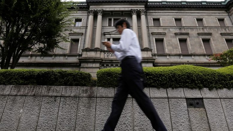 Presidente do BC japonês promete continuar afrouxamento monetário por enquanto