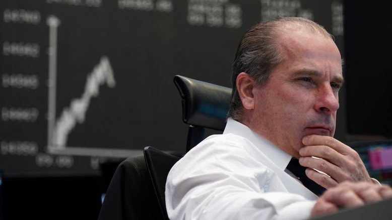Índice acionário europeu STOXX 600 cai 1% após baixa da Mercedes; perspectiva da Target pesa sobre varejistas