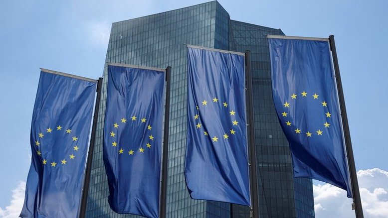 Zona do euro tem que continuar investindo durante desaceleração e ajudar BCE contra a inflação, diz Comissão Europeia