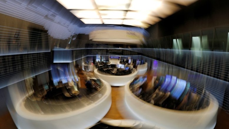 Índice europeu STOXX 600 atinge picos em 3 meses; Credit Suisse cai após sinalizar forte perda