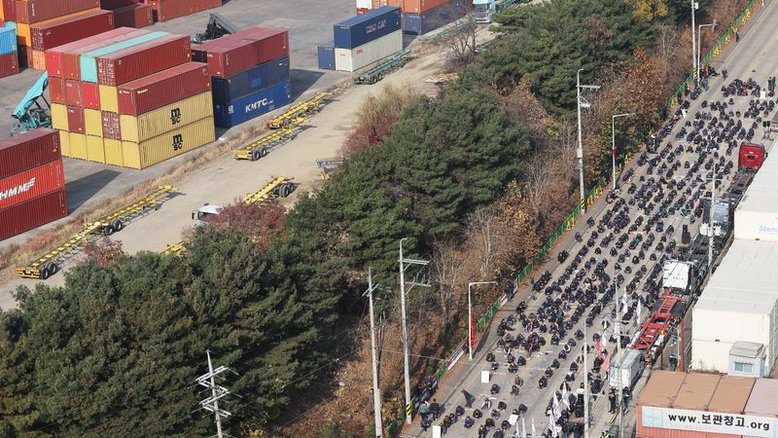Nova paralisação de caminhoneiros na Coreia do Sul ameaça cadeias automotiva e de bateria