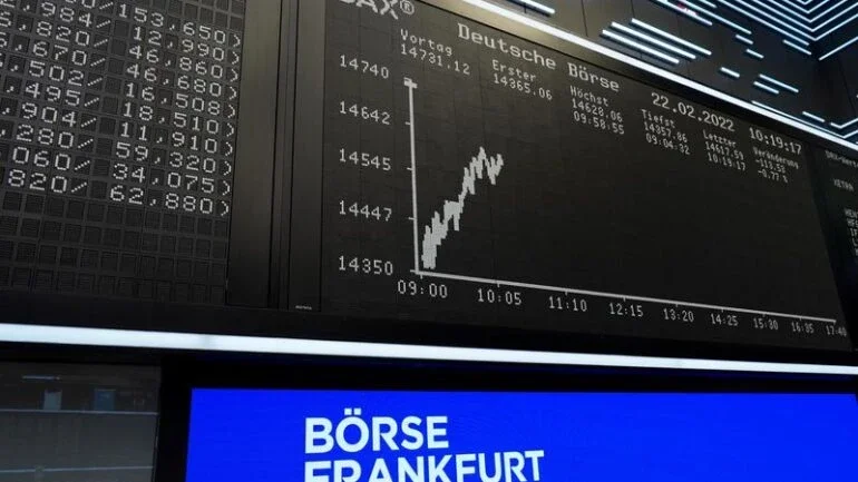 Índice acionário europeu fecha em baixa modesta com foco em dados de inflação da zona do euro