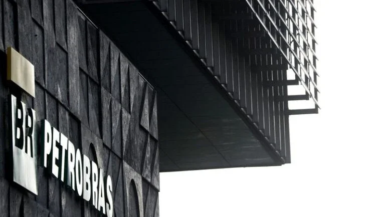 Petrobras eleva investimentos para perto de US$80 bi entre 2023-2027, dizem fontes