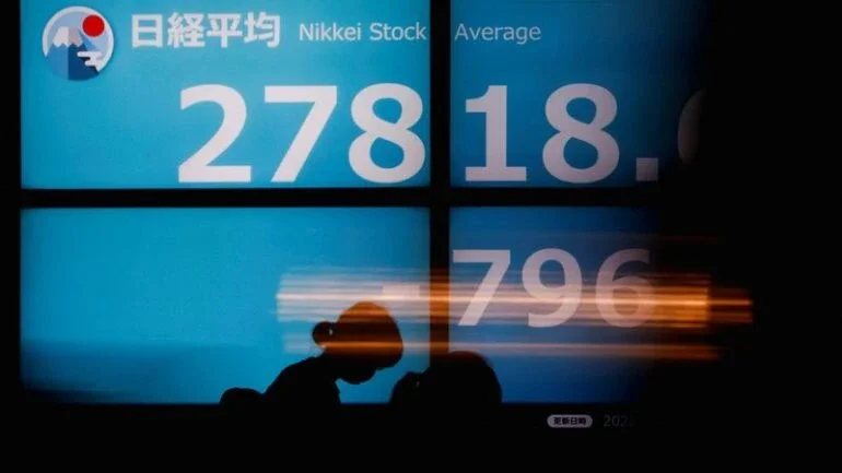 Ações da China caem com temor de que reabertura da Covid e recuperação imobiliária seja lenta