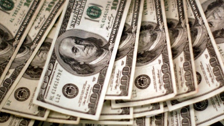 Dólar recua ante real com votação de PEC ajustada e Copom no radar