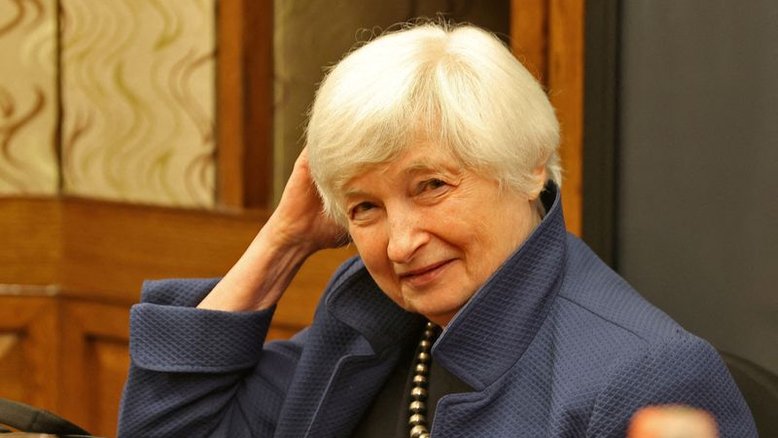 Yellen homenageia pioneiras em 1ª impressão de cédulas dos EUA com assinatura de duas mulheres