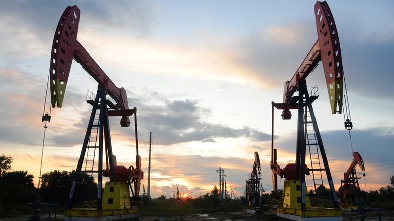 Preço do petróleo cai com perspectiva de retomada de oleoduto Keystone e demanda enfraquecida