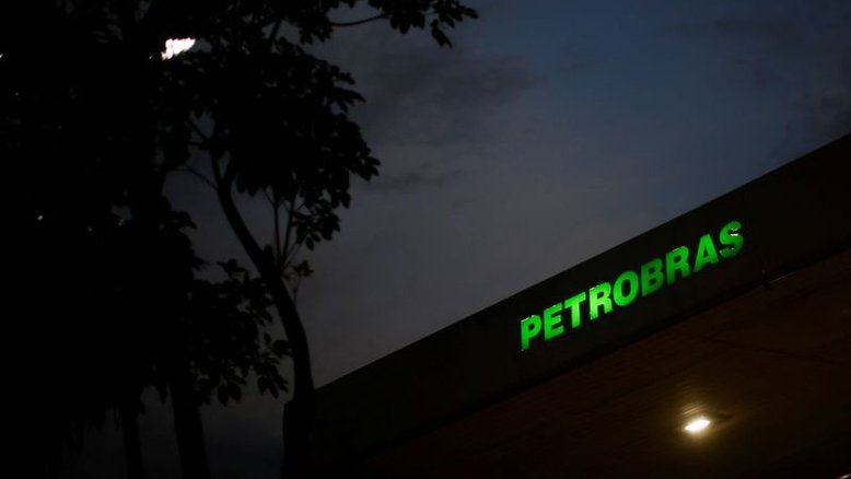 Economia quer que Petrobras retire custo de importação do cálculo de preços e espera ação do Cade --fontes