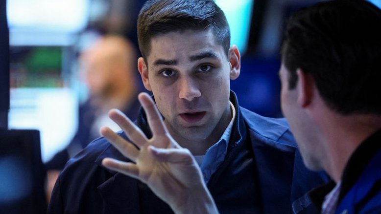 Nasdaq lidera quedas em Wall St com política monetária no foco