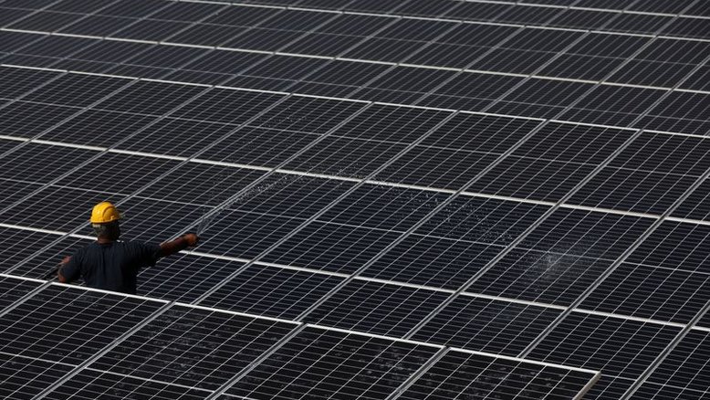 Santander dobra crédito para energia solar de pequeno porte e prevê novo salto em 2022