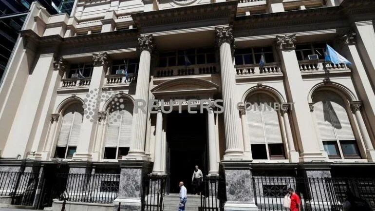 BC da Argentina avalia alta de 1,50 a 2,00 p.p. nos juros, diz fonte