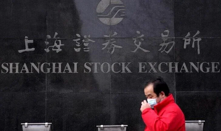 Hang Seng salta com Alibaba; blue-chips da China perdem terreno
