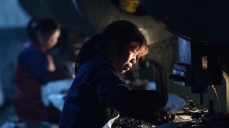 Atividade industrial a China contrai em março no ritmo mais forte em 2 anos, mostra PMI do Caixin