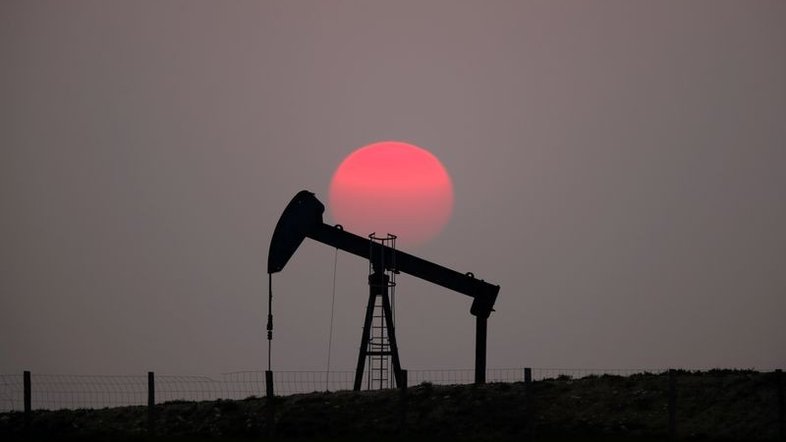 Preços do petróleo recuam 4% com impacto de Covid na China e liberação de reservas