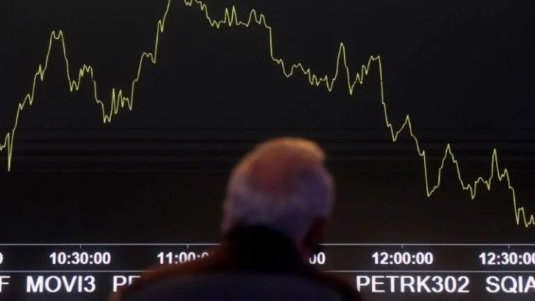 Ibovespa acompanha queda em Wall Street e retorna aos 116 mil pontos com inflação no radar