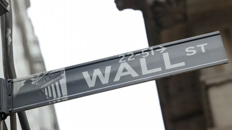 Wall Street despenca após balanços fracos e clareza sobre altas de juros assustar investidores