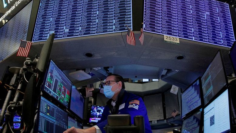 Wall St fecha em forte alta com impulso de Meta e Apple