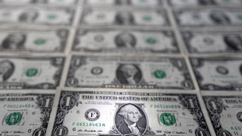 Dólar se afasta de mínimas e ronda R$4,95 com Ptax do mês, exterior e fiscal no radar