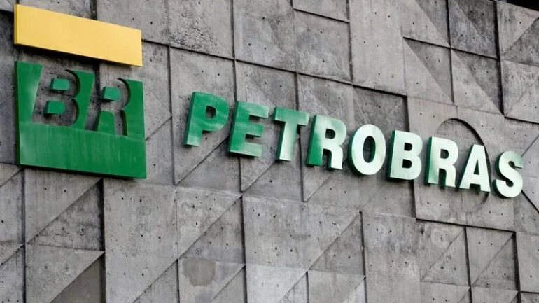 Petrobras inicia produção com sistema definitivo em Mero