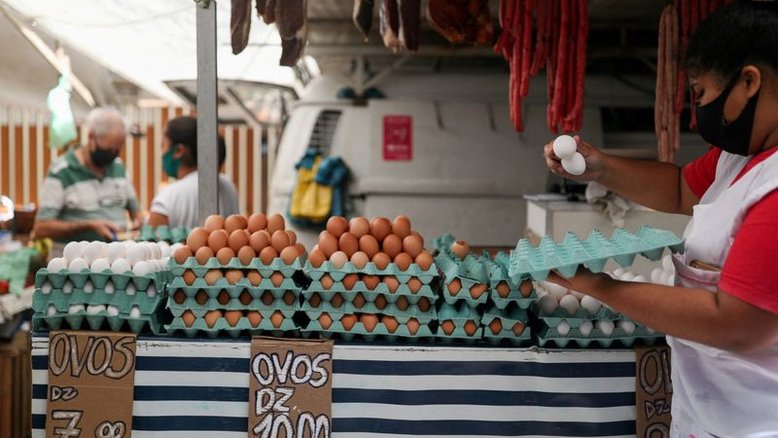 Economia volta a crescer em fevereiro, mas abaixo do esperado, mostra BC