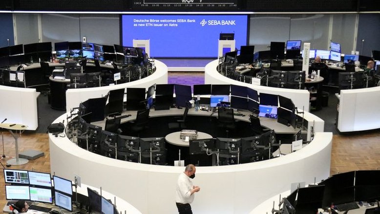 Ações europeias tocam mínima em 2 meses com queda de setores de viagens e tecnologia