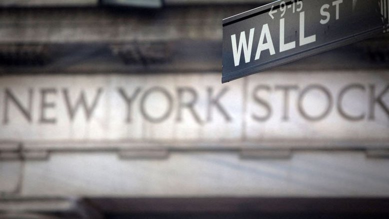 Wall Street sobe com ganhos em bancos e dados fortes de varejo