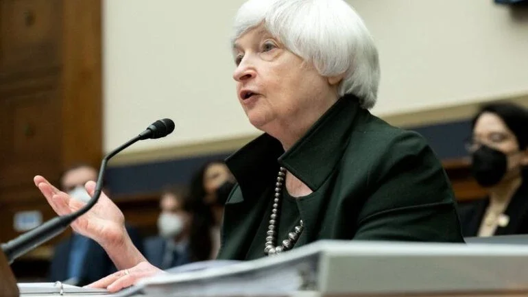Yellen diz que G7 dará à Ucrânia os recursos que precisa "para atravessar isso"