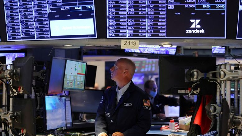 S&P 500 e Nasdaq recuam com dados fracos e alerta de lucro alimentando temor de recessão