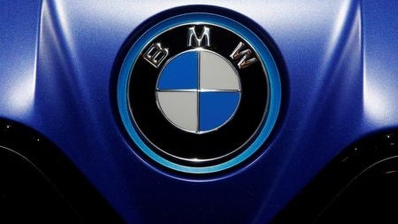 Vendas da BMW recuam em 2022, montadora foca em ter 15% em elétricos este ano