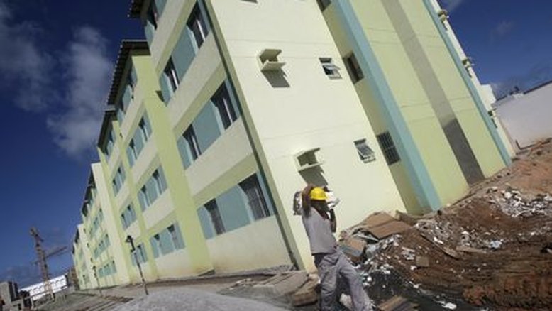Promessas para Minha Casa Minha Vida agradam construção, mas retomada demora